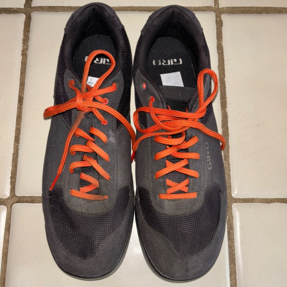 Giro Rumble VR black and orange lace up riding shoes size 40 mountain biking